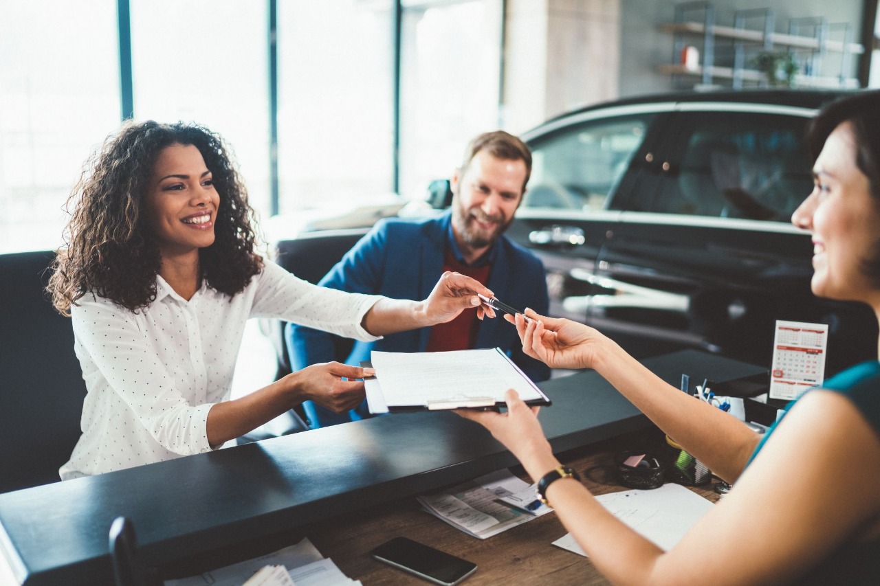 Transferência de carro: saiba o que fazer com o seguro?