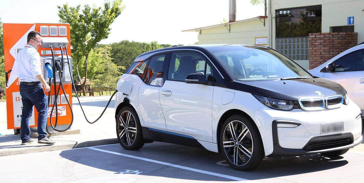 Seguro para Carros Elétricos: como funciona e qual é o custo?